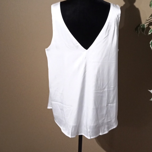 XL Like New Unbranded Silky Lined Sleeveless Camisole Top - Picture 2 of 12